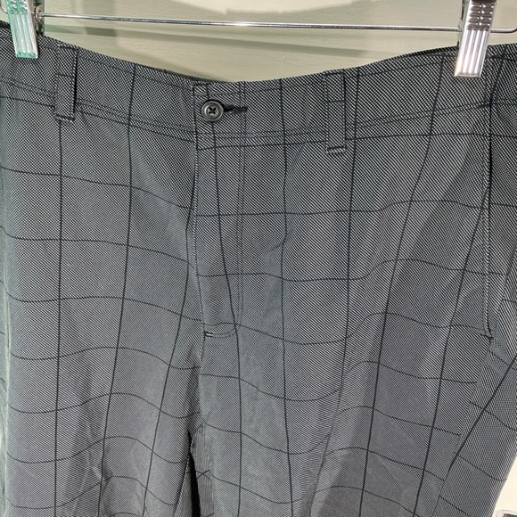 PGA Tour Golf Shorts Plaid Performance Lightweight Gray Mens Size 36 - Picture 2 of 7
